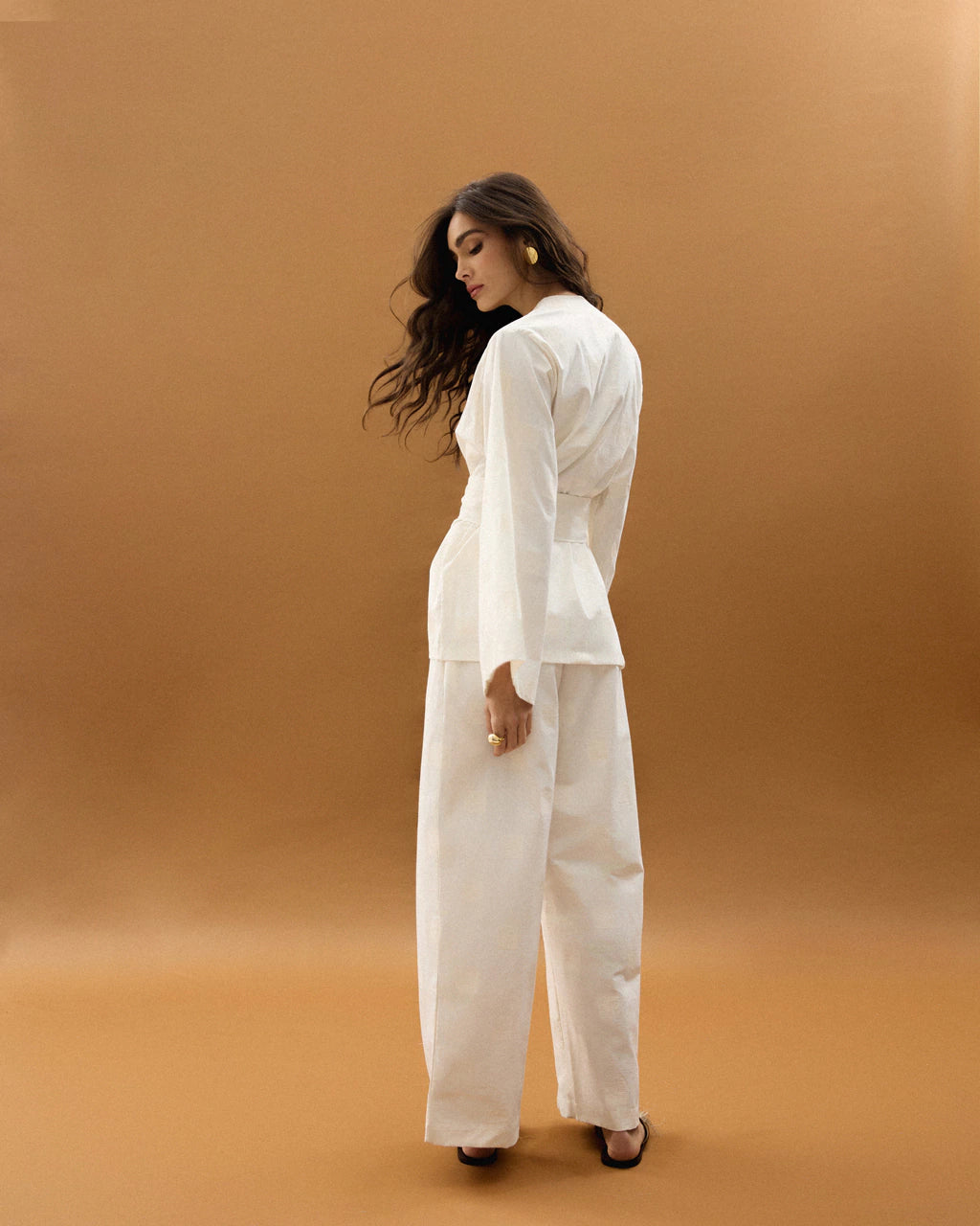 WHITE KIMONO AND PANT SET