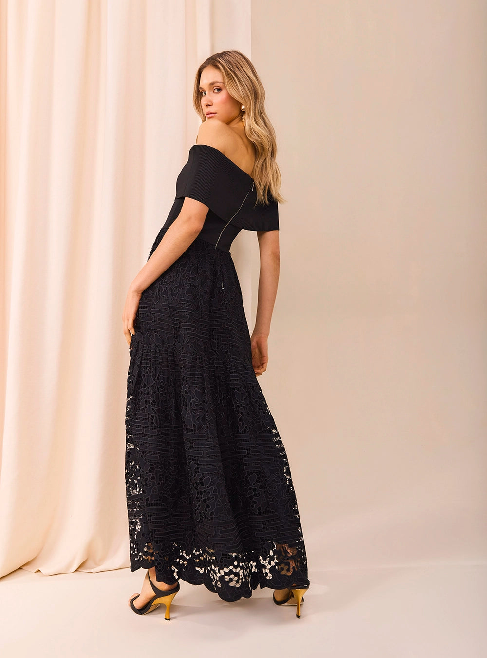 SC OFF THE SHOULDER GEOMETRIC LACE DRESS