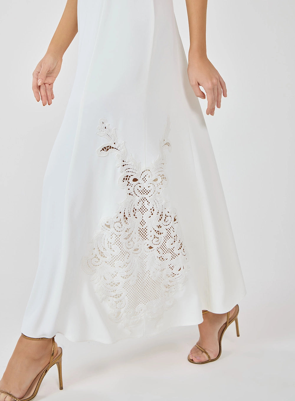 TD GUIPURE LACE APPLIQUE DRESS