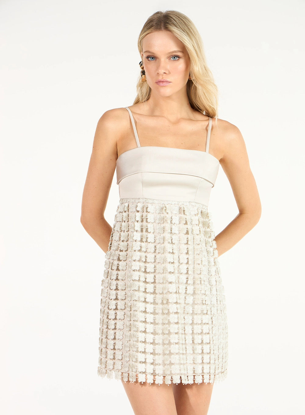 SK SHORT FLOWERLIKE DRESS