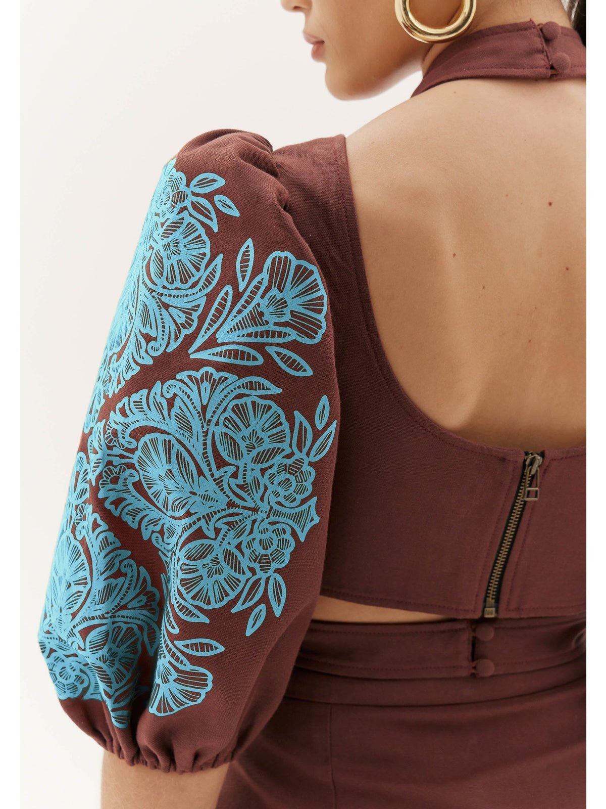 AMAR CUT OUT PUFFY CROPPED TOP