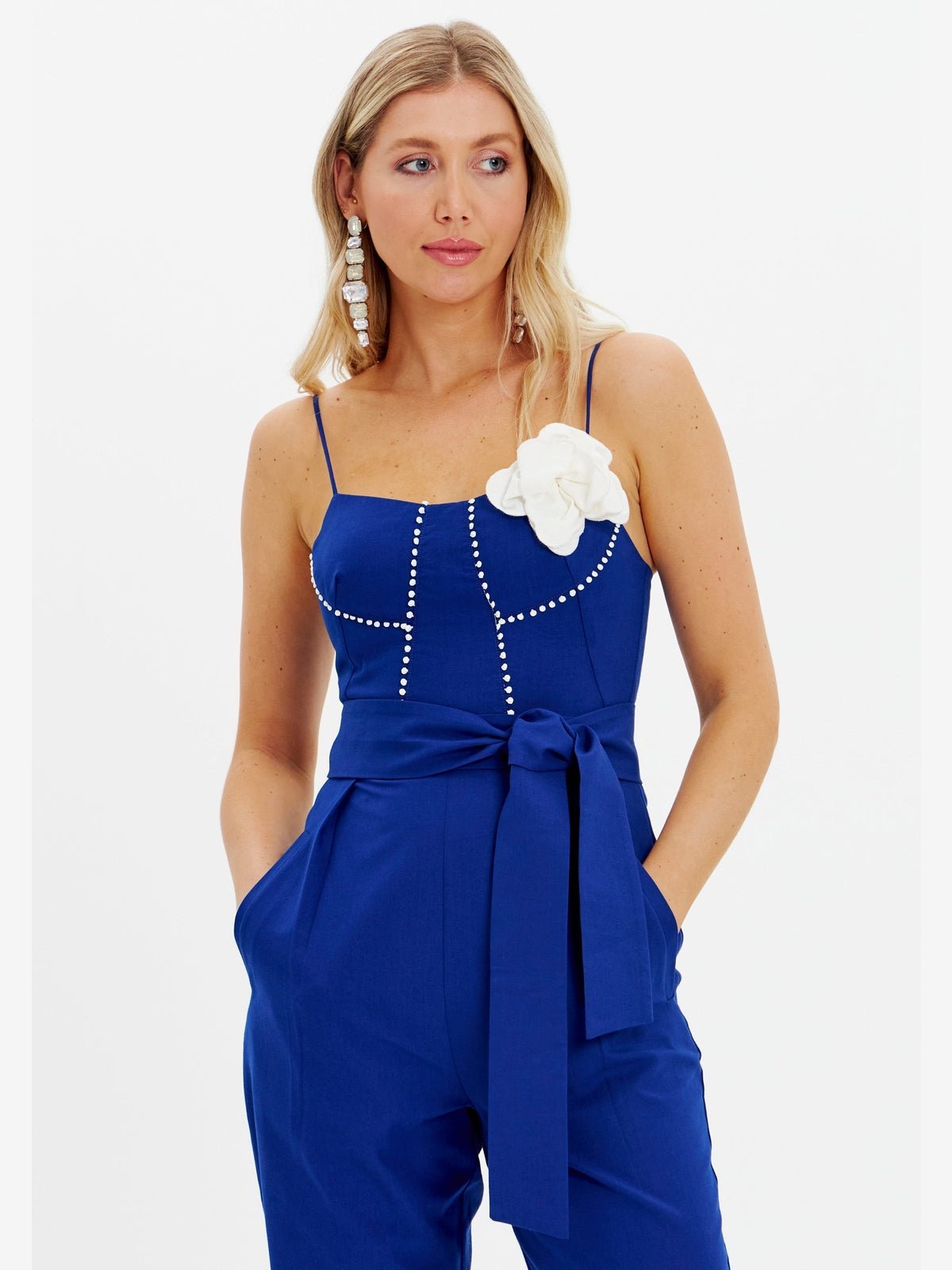 AMAR JUMPSUIT REMOVABLE FLOWER