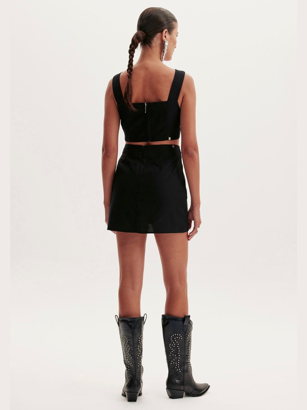 AMAR SHORT BLACK & WHITE DETAILS SKIRT