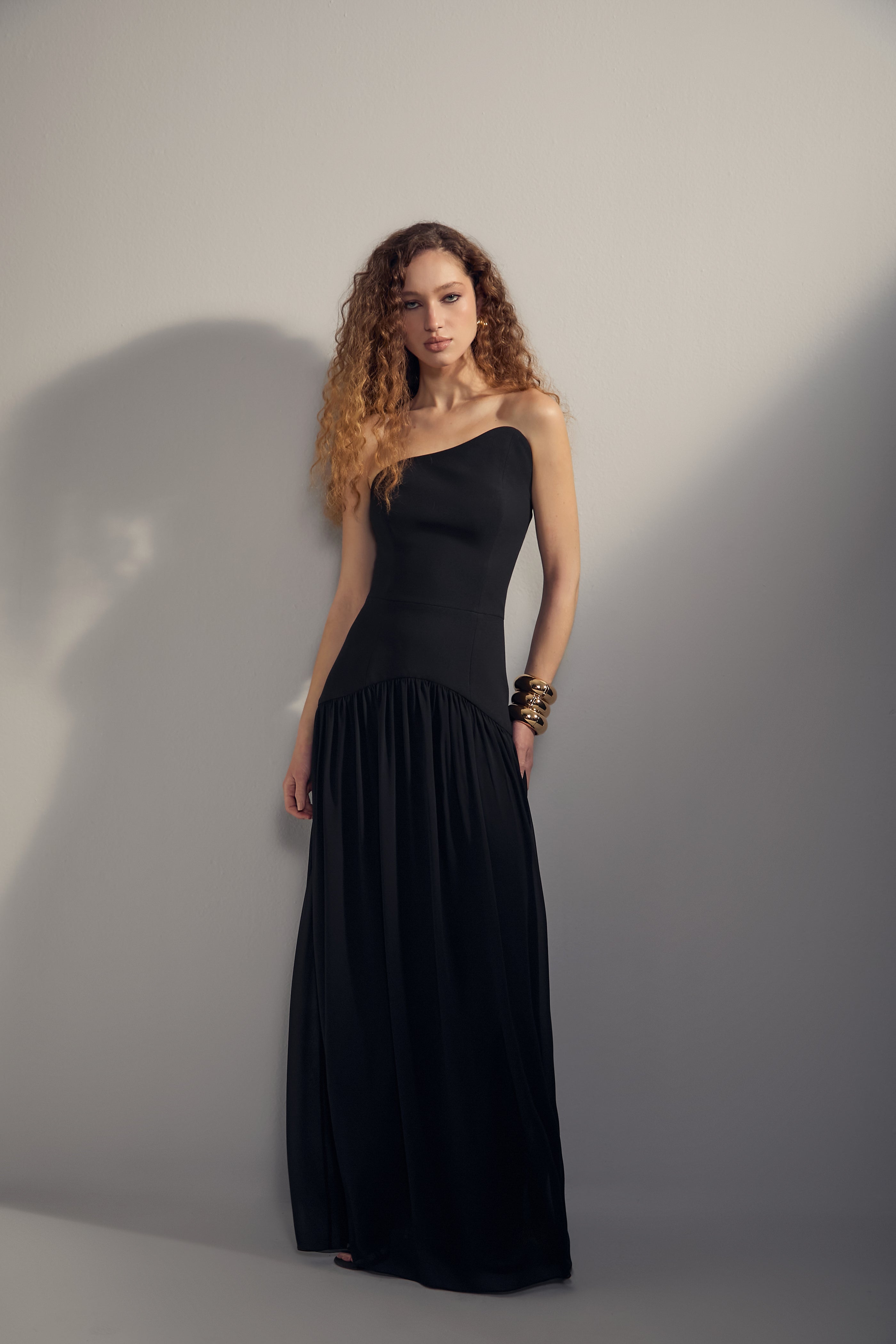 ARB LONG STRAPLESS BLACK DRESS