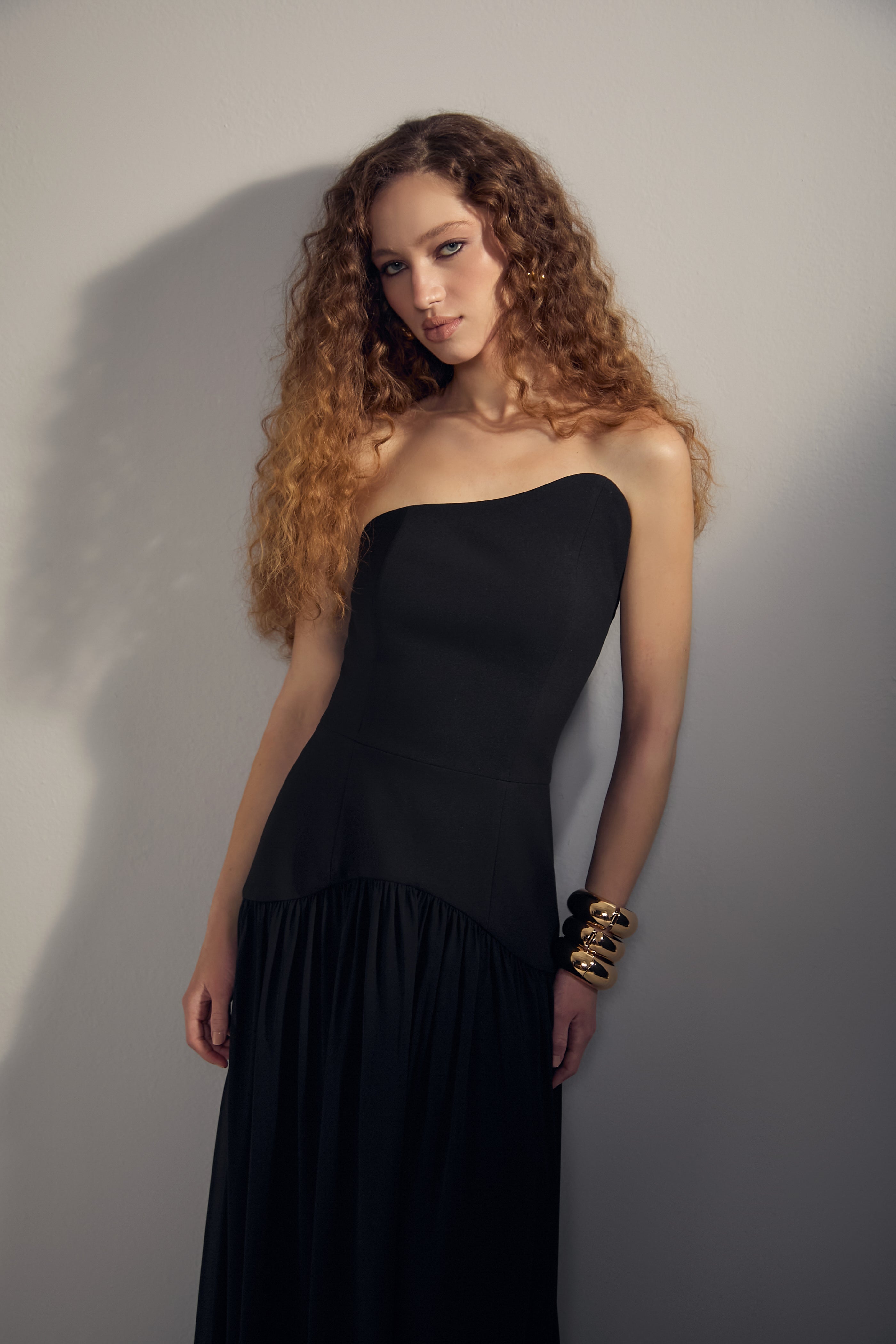 ARB LONG STRAPLESS BLACK DRESS