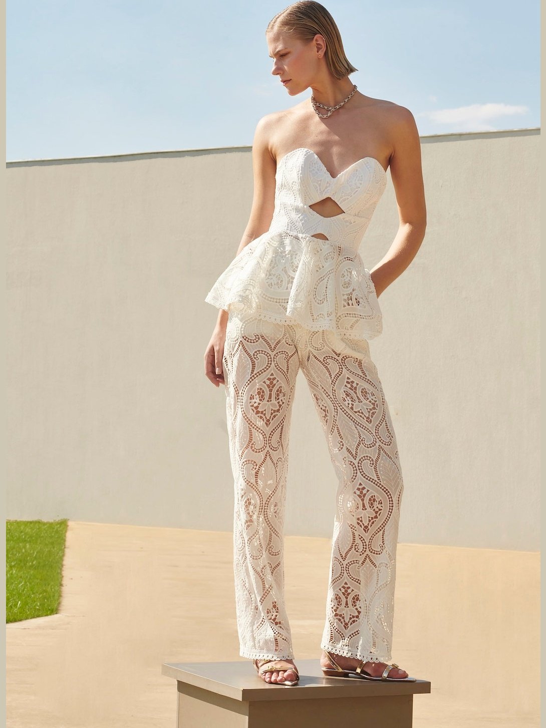 LN RENDA POLY TWO PIECE LACE SET