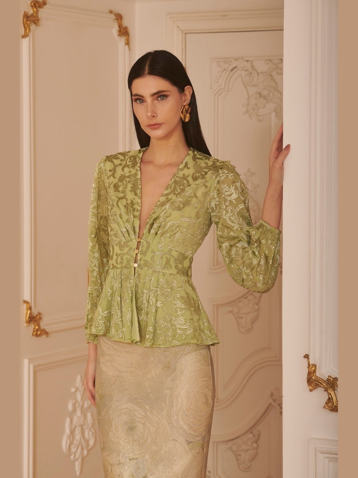 LN BTD ORGANZA EMBROIDERED TOP