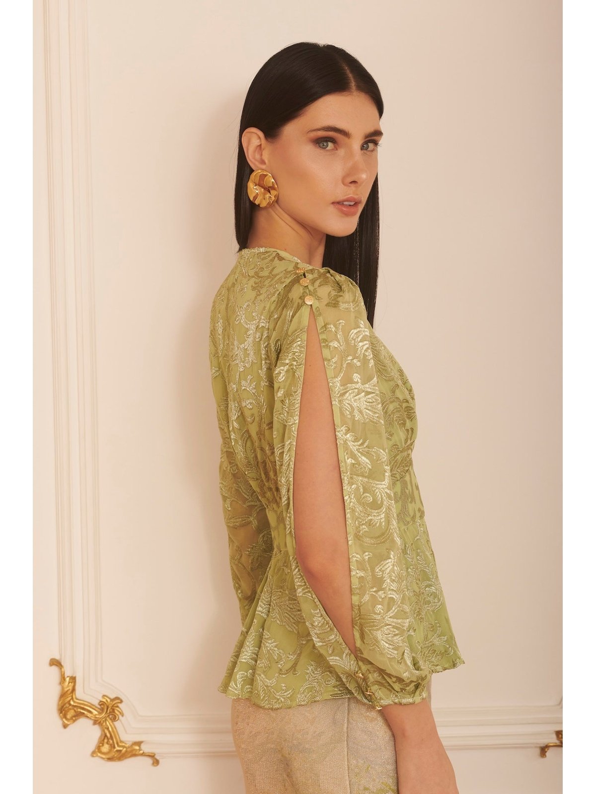 LN BTD ORGANZA EMBROIDERED TOP