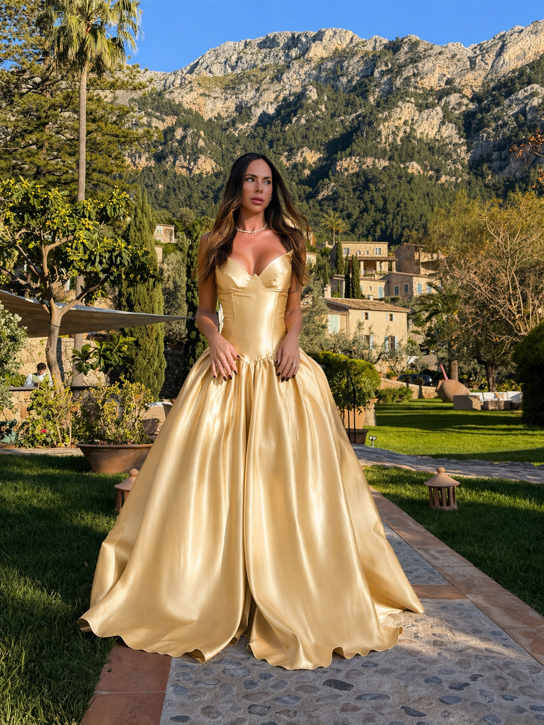 VENUS LONG GOWN - GOLD