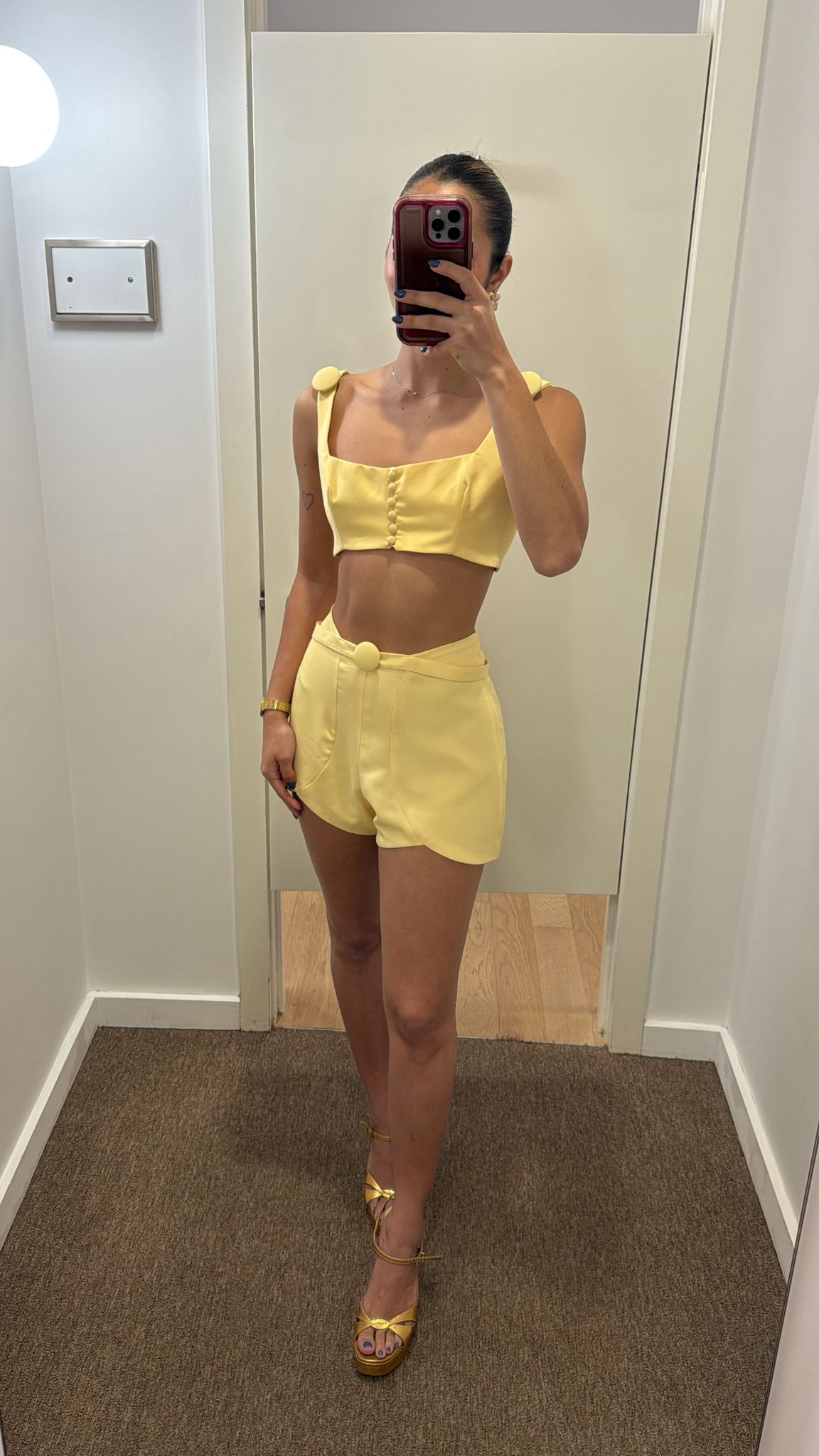 HL YELLOW BUTTON DETAIL CROP TOP