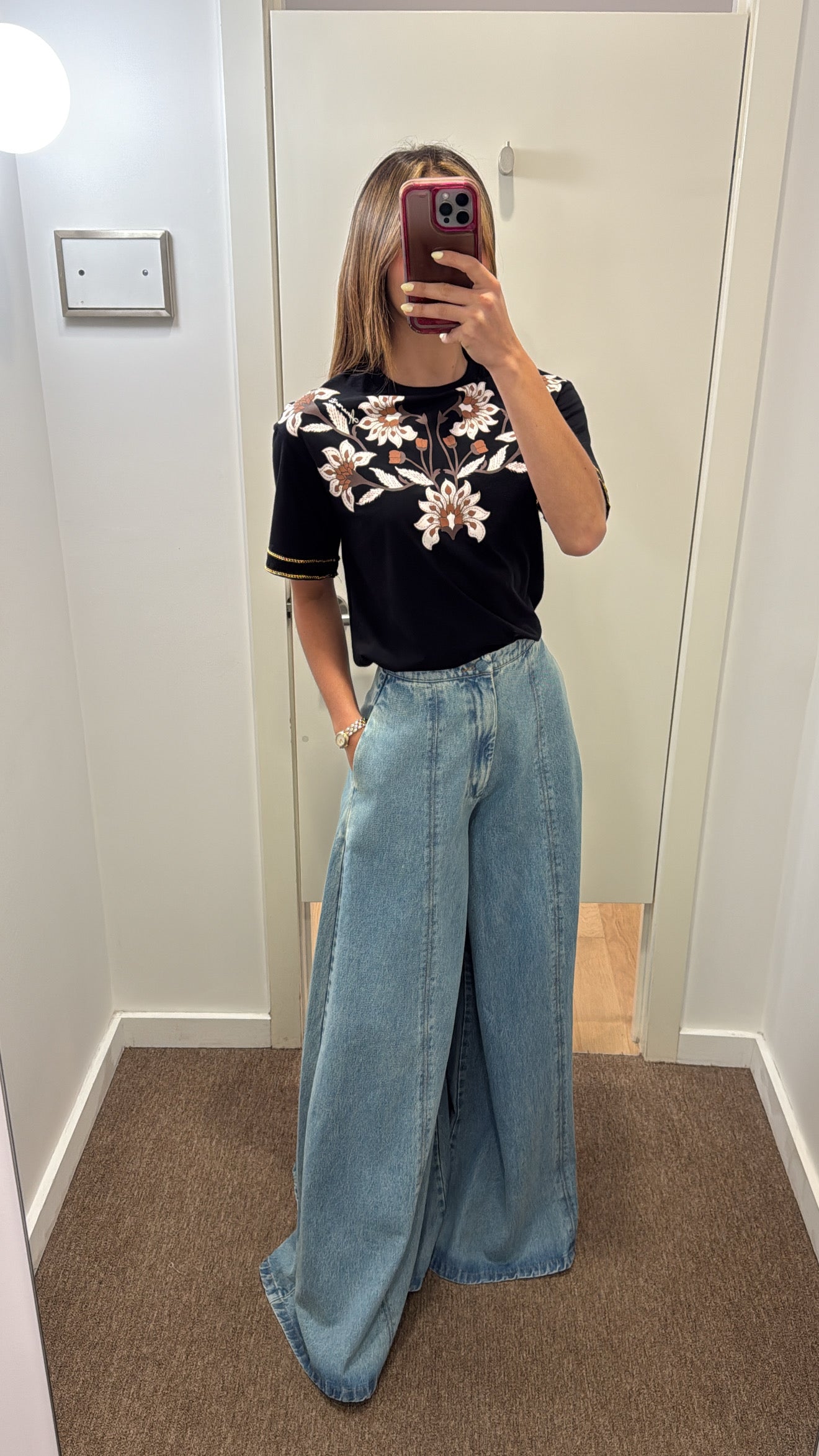 THE APPLIQUÉ T-SHIRT