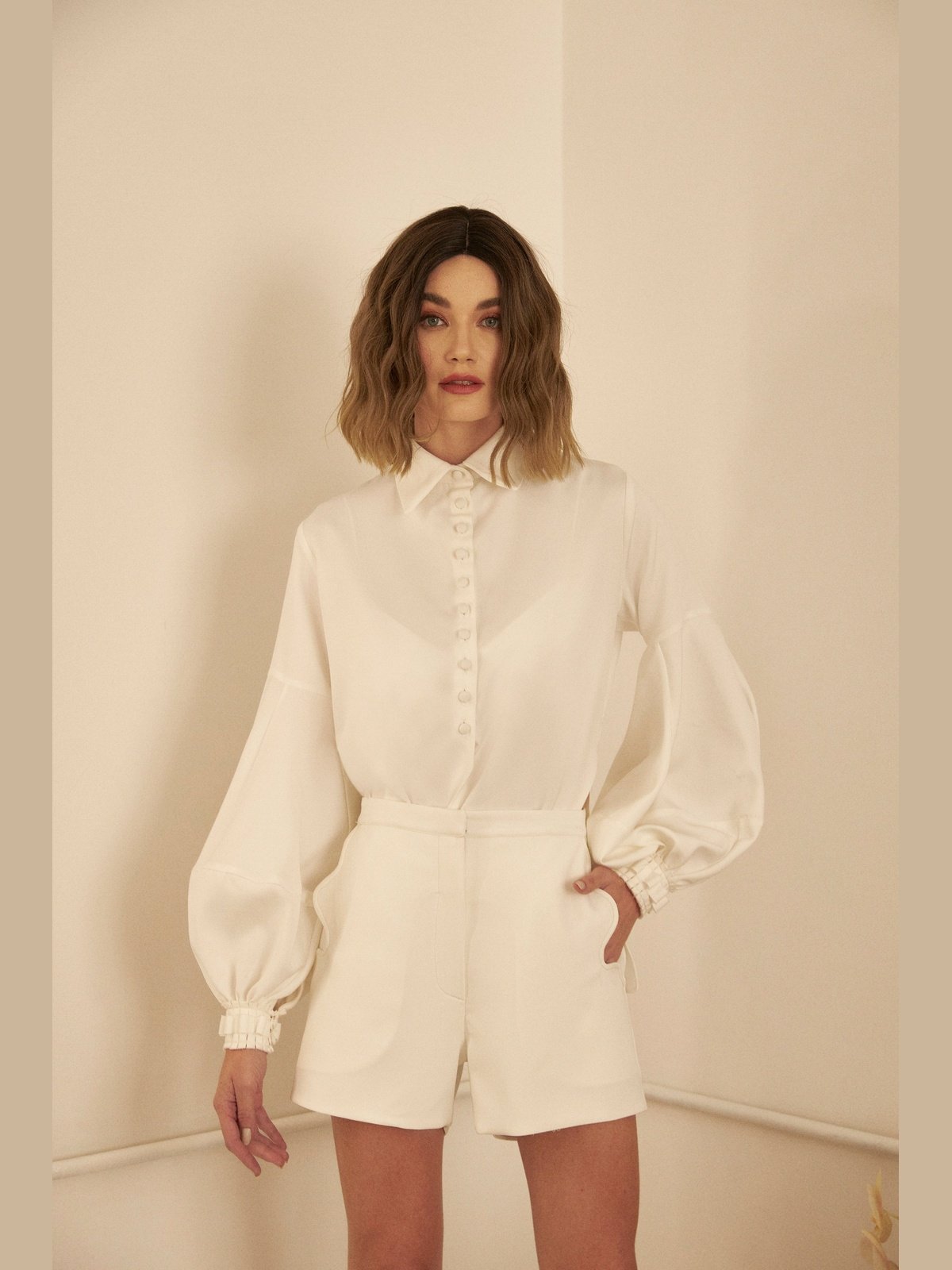 HL ARCO WHITE SHORTS