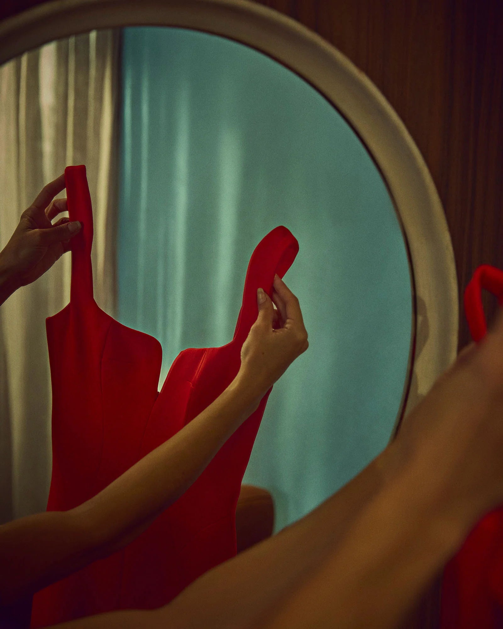 HL MOULAGE RED DRESS