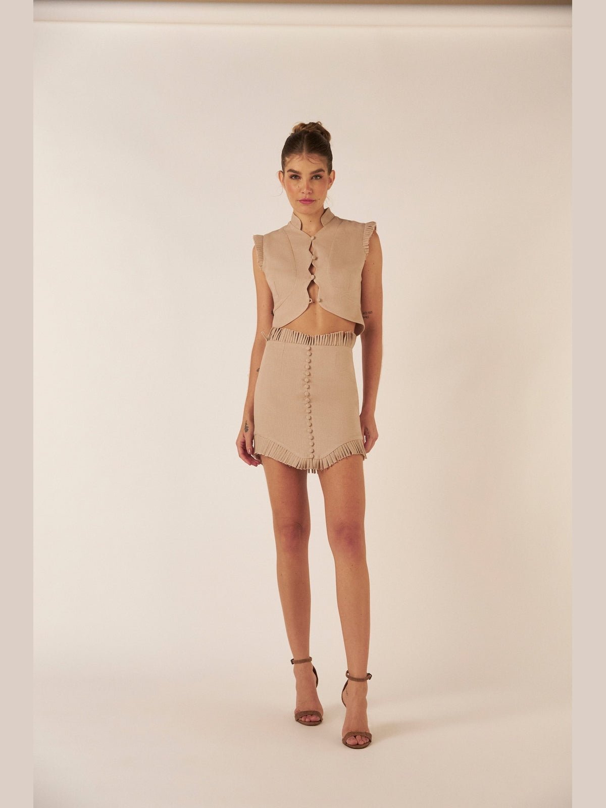 HL CROPPED CERCA BEGE