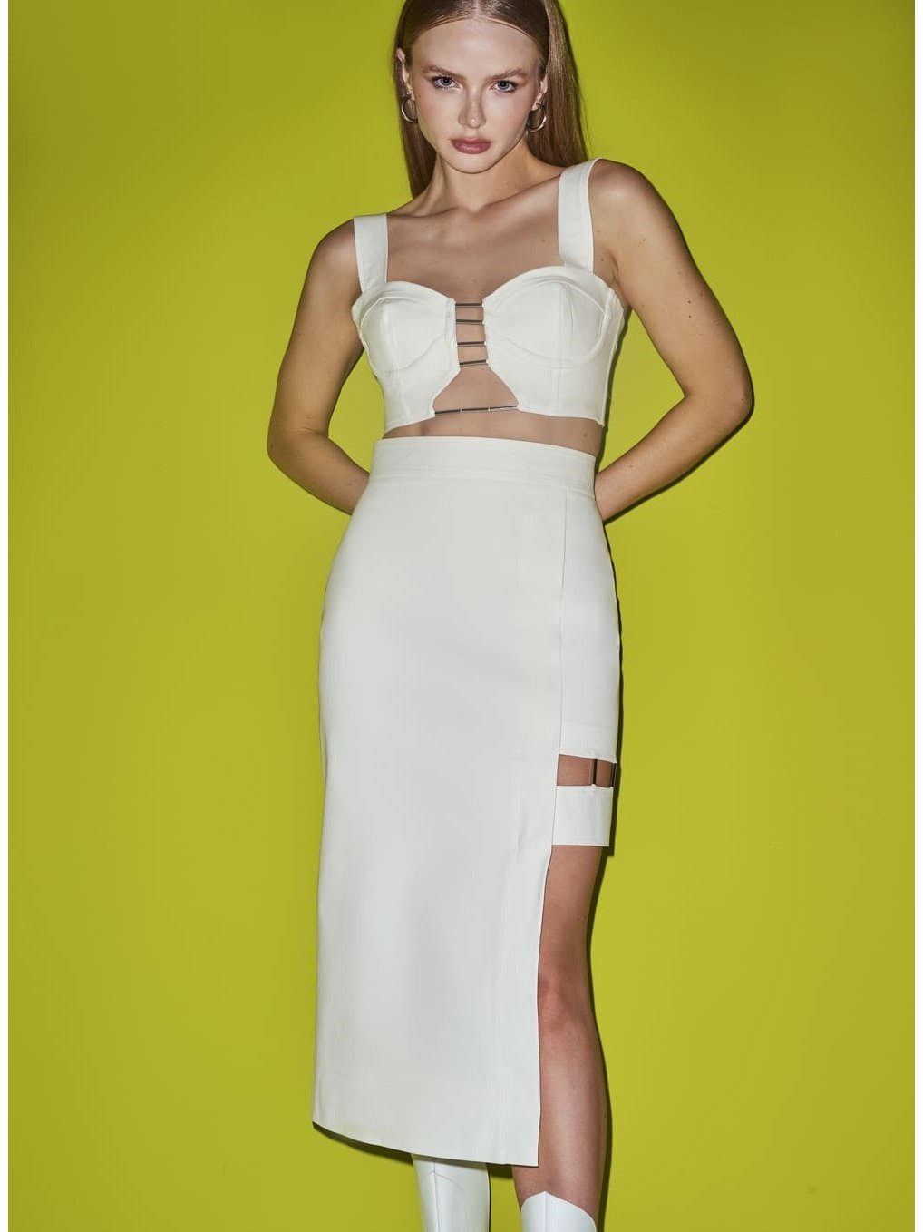 TD White Cut Out Set