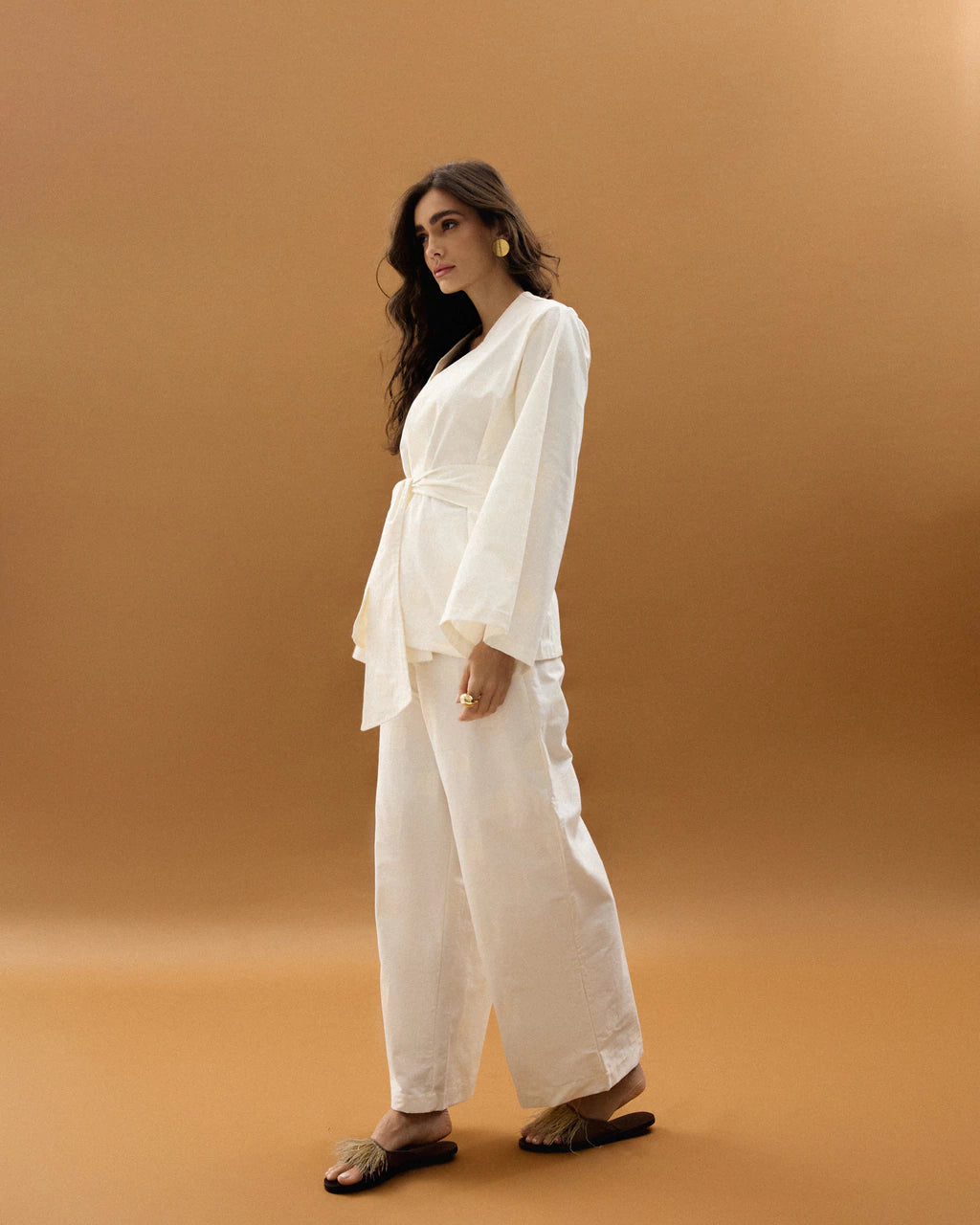 WHITE KIMONO AND PANT SET