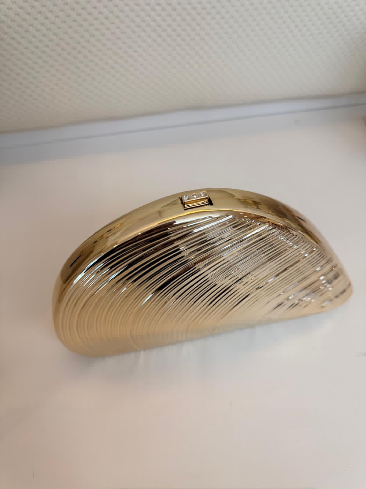 ITVOGUE CONCHA CLUTCH
