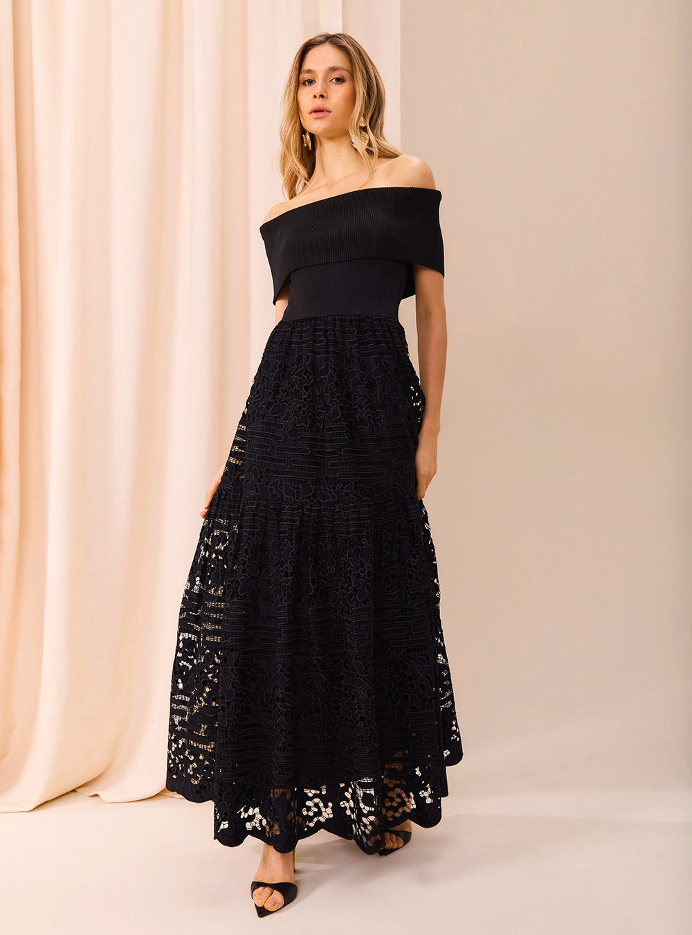SC OFF THE SHOULDER GEOMETRIC LACE DRESS