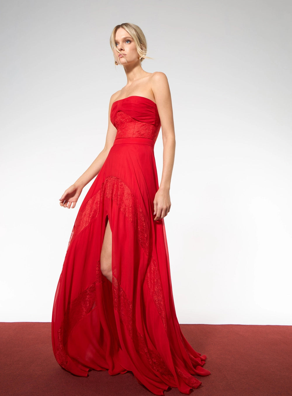 SK LONG STRAPLESS RED DRESS