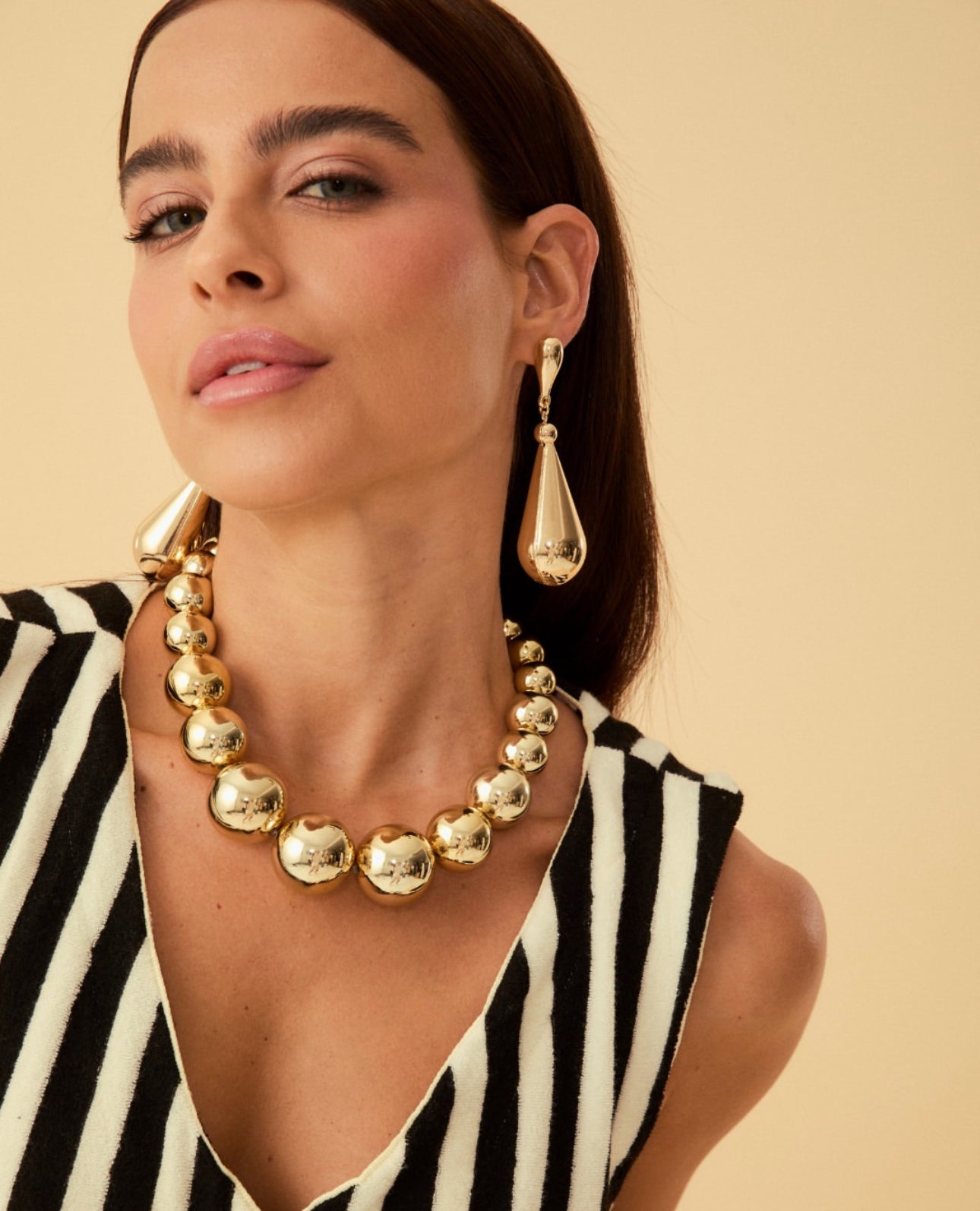 RB BOLAS GOLDEN NECKLACE