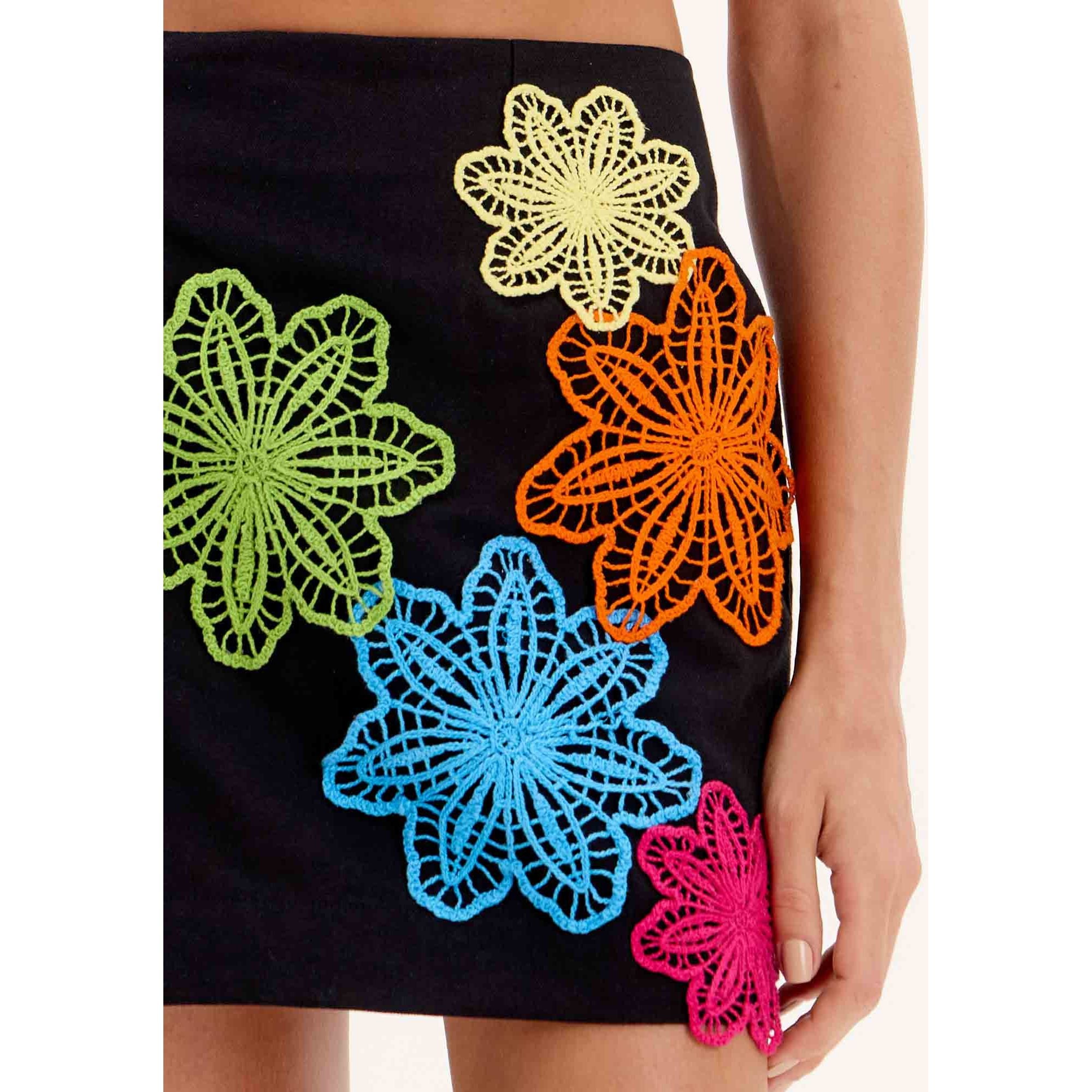 LP FLOWER EMBROIDERY SKIRT