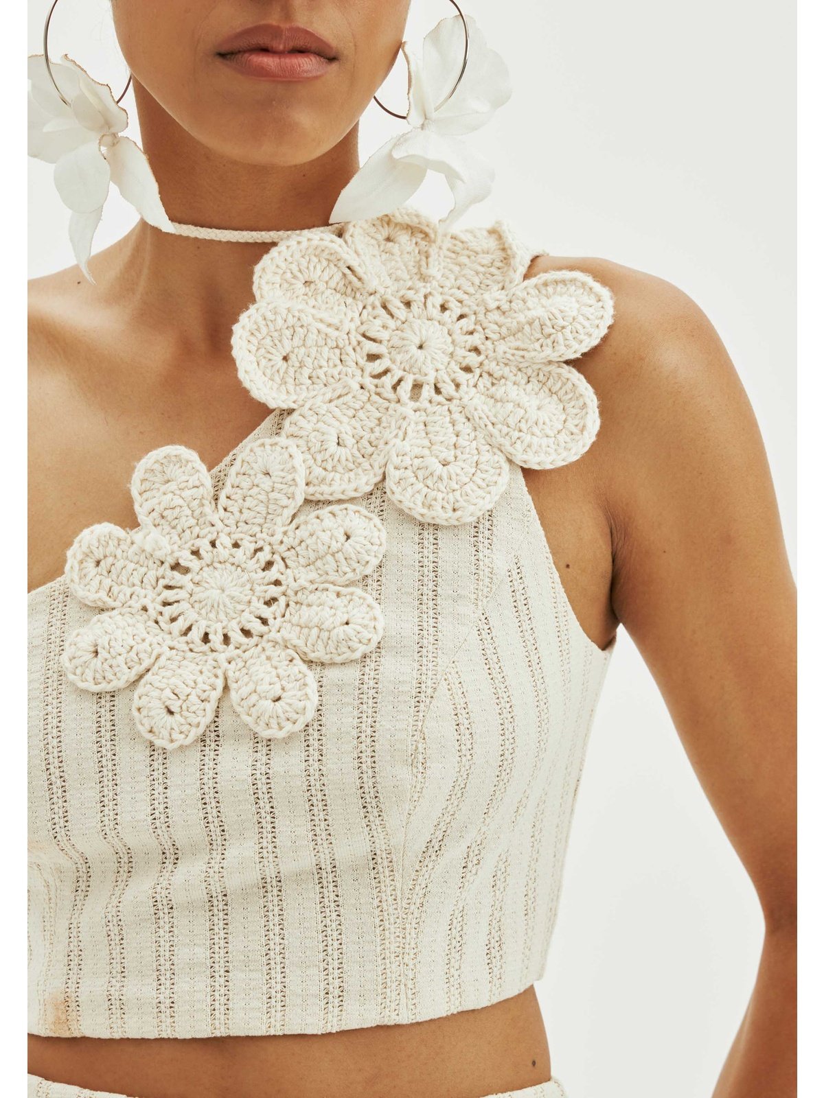 AMAR CROCHET FLOWER TOP