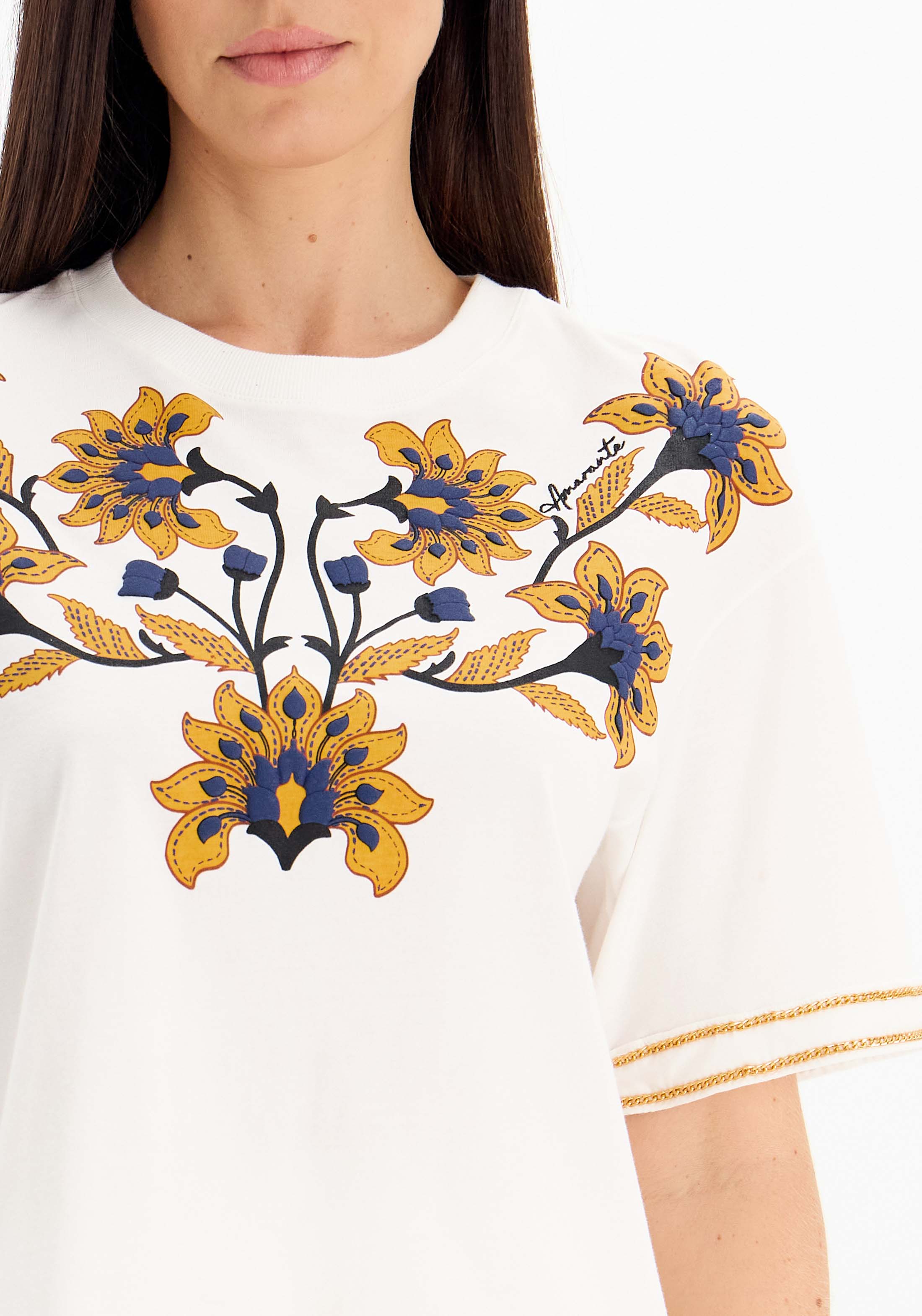 THE APPLIQUÉ T-SHIRT