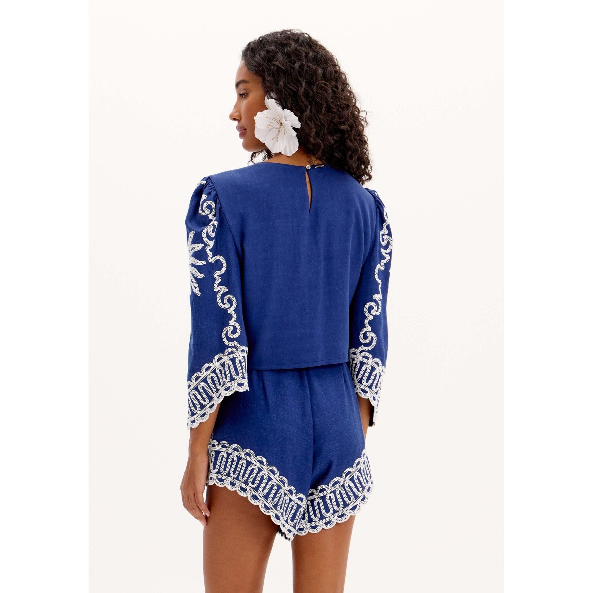 LP EMBROIDERED CROPPED BLOUSE AND SHORTS SET