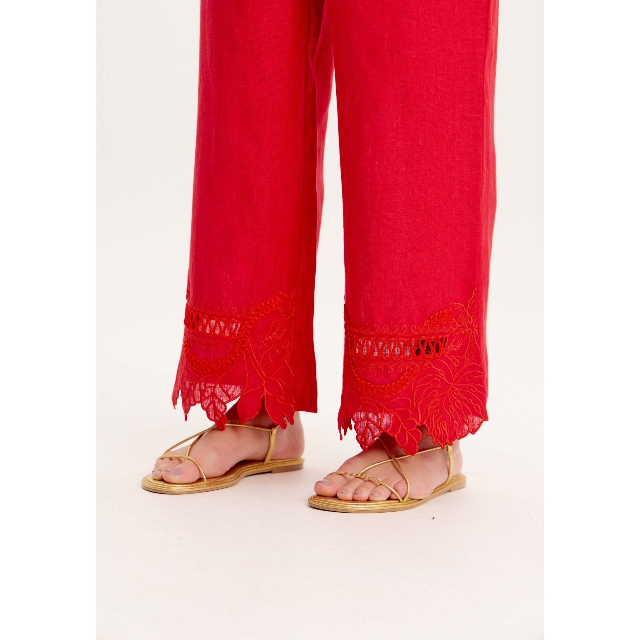 AMAR RED LINEN SET