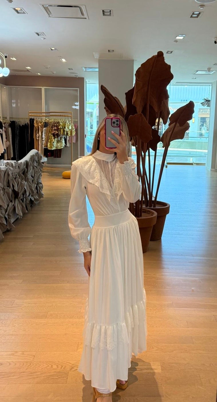 ELLIE LONG SLEEVE WHITE DRESS