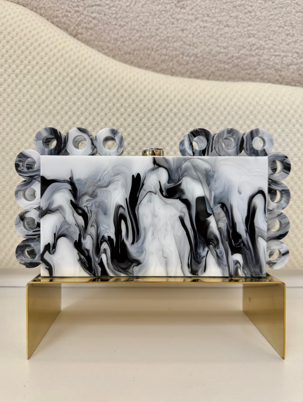 IV MARBLE B&W CLUTCH
