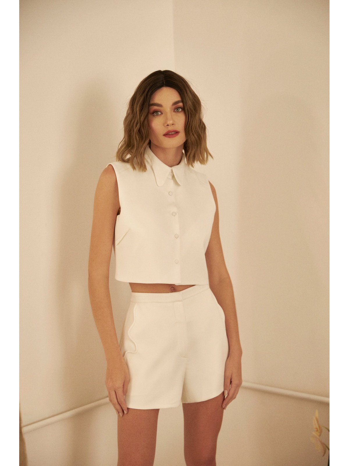 HL ARCO WHITE SHORTS