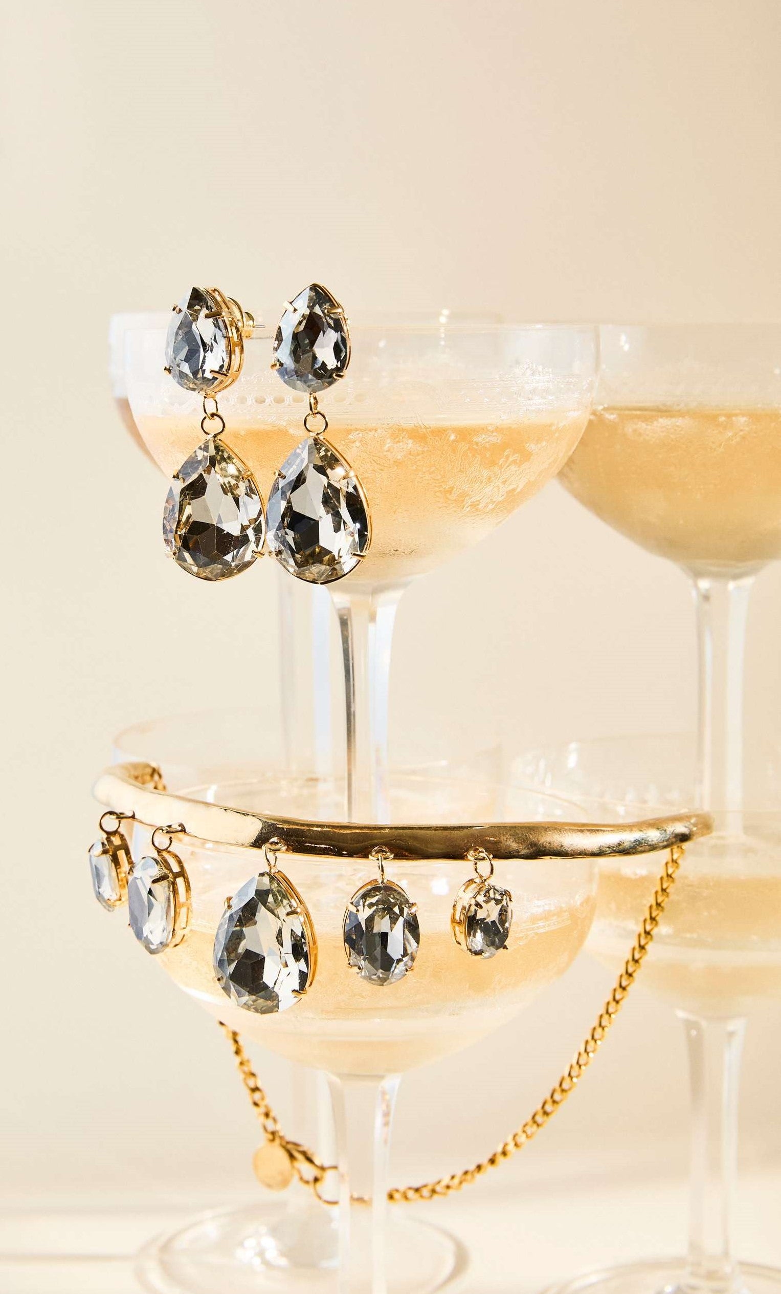 RB CRYSTAL STONE EARRINGS