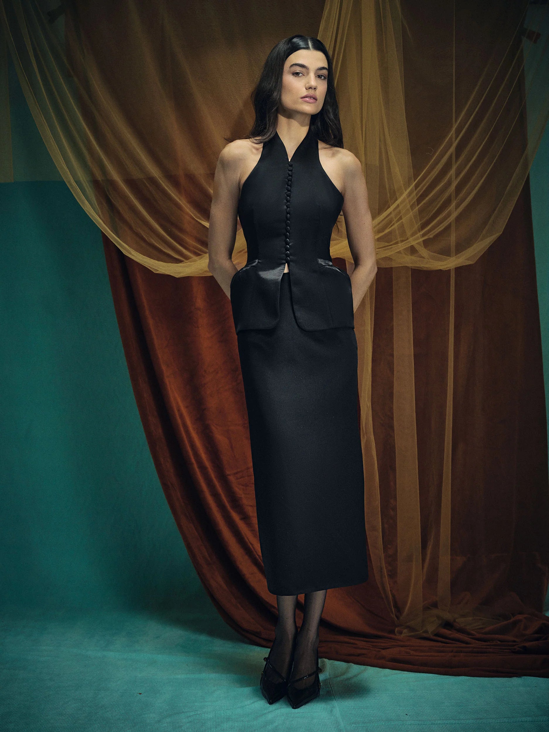 HL SILHOUETTE TOP - BLACK