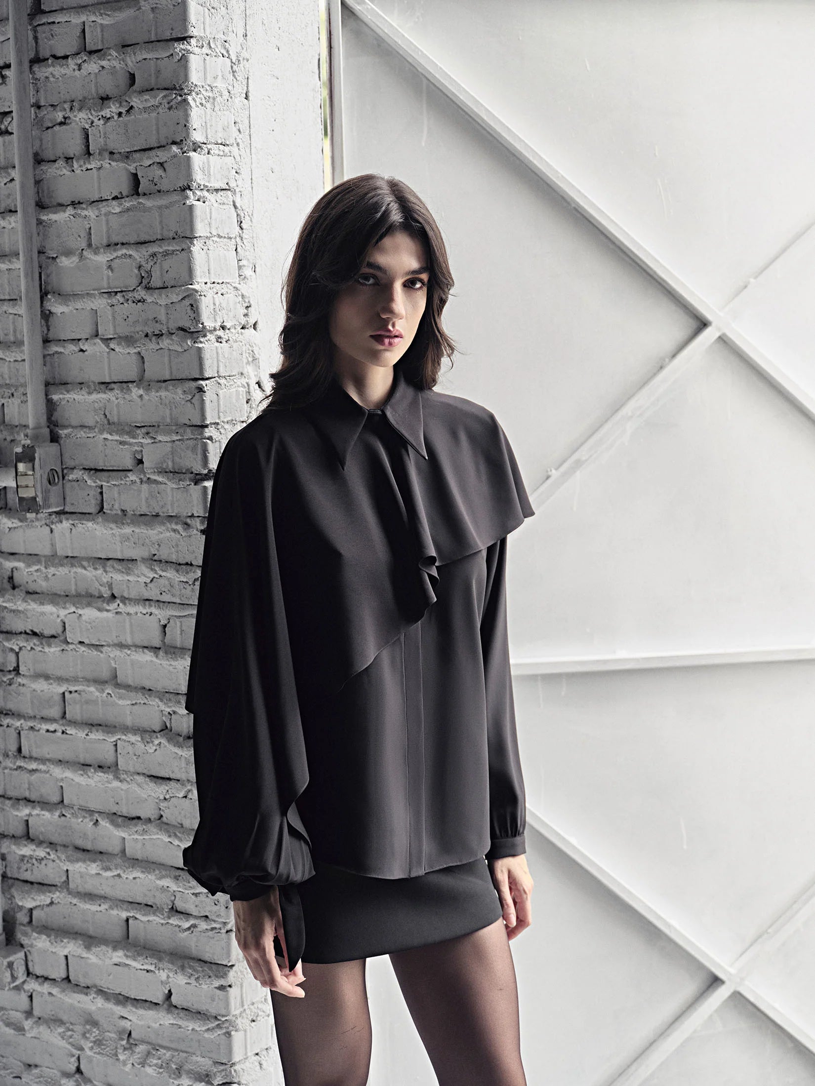 HL TRILHA BLOUSE - BLACK