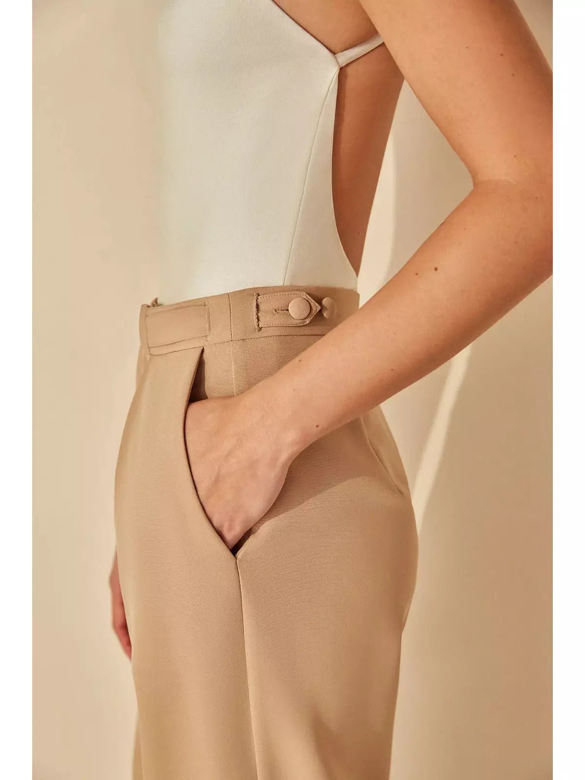 HL BACKLESS BODYSUIT OFF WHITE