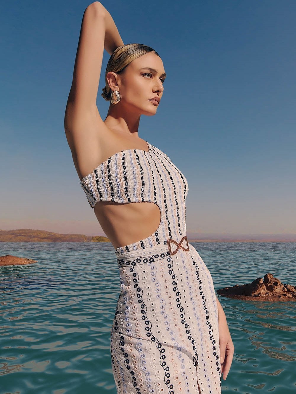SC Midi Retro Lace Dress