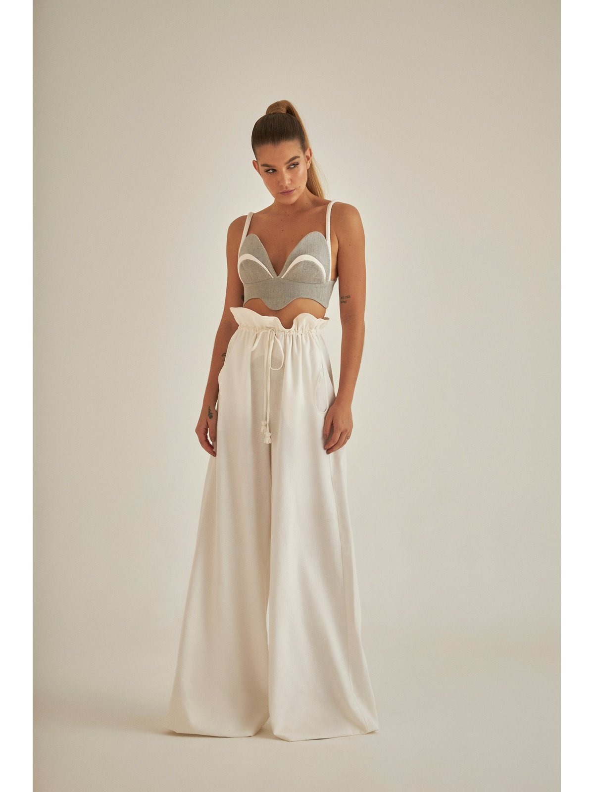 HL Apoteose top